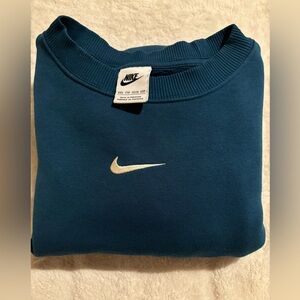nike sweatshirt